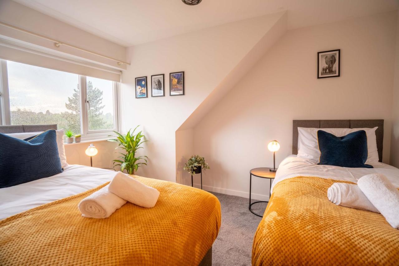 Holiday home Saltbox Stays- Large 3 Bed House!! 3 Bathrooms, Garden, Fast Wifi, Sleeps 6 Swadlincote