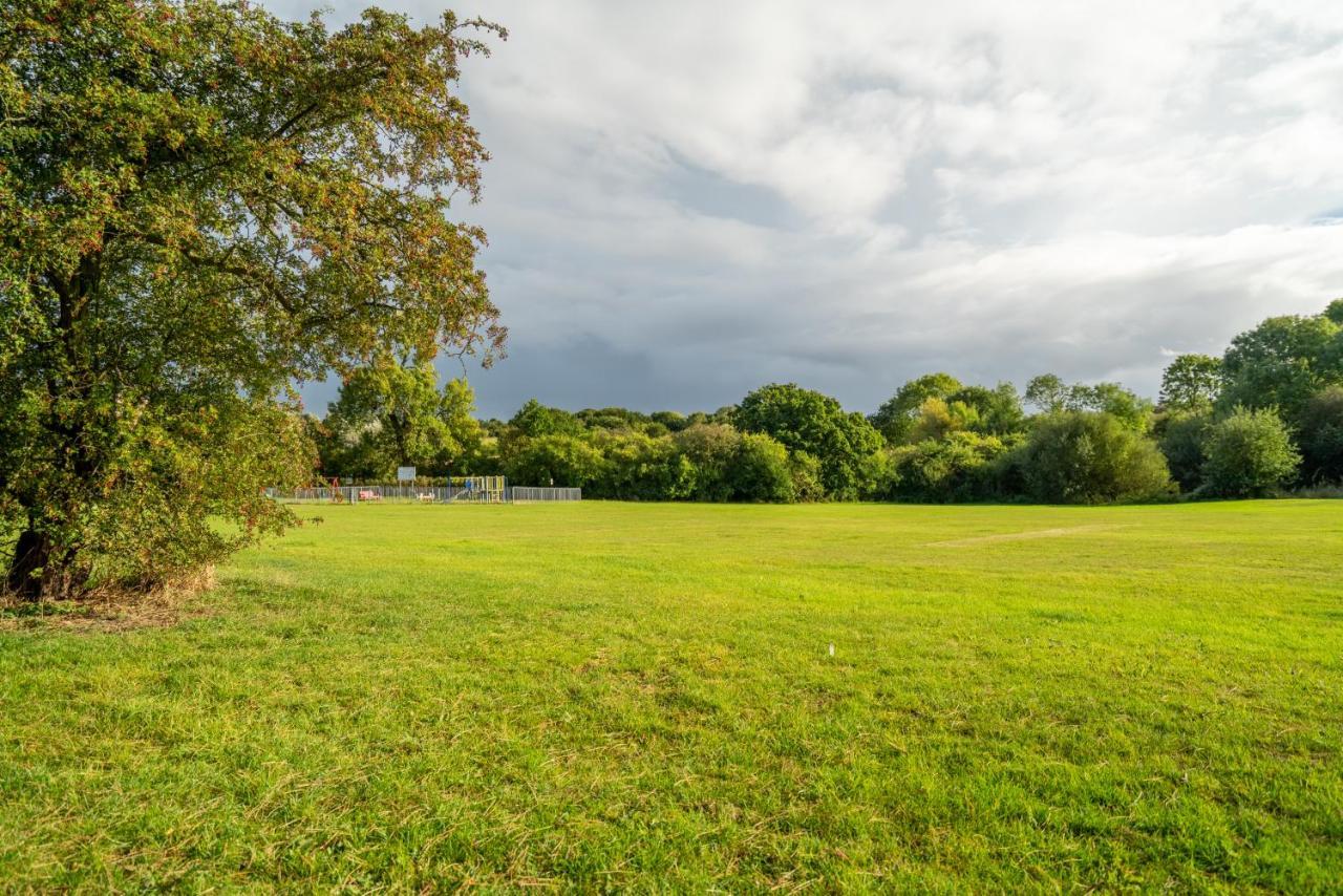 Holiday home Saltbox Stays- Large 3 Bed House!! 3 Bathrooms, Garden, Fast Wifi, Sleeps 6 Swadlincote